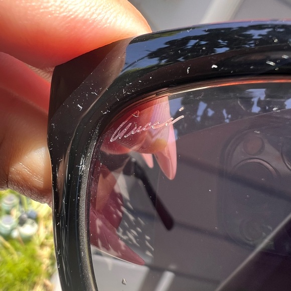 Gucci vintage Black Sunglasses

🌴🌴Used but in good condition ☀️☀️ - Picture 2 of 7